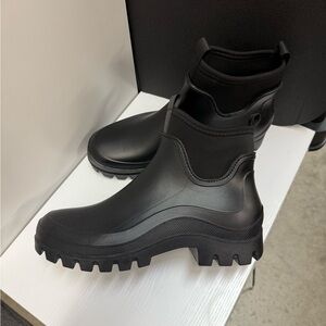 Universal Thread Black Ankle Boots